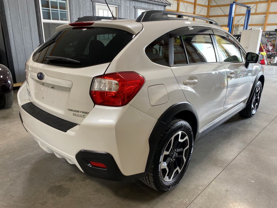 2017 Subaru Crosstrek 2.0i Premium Sport Utility 4D AWD