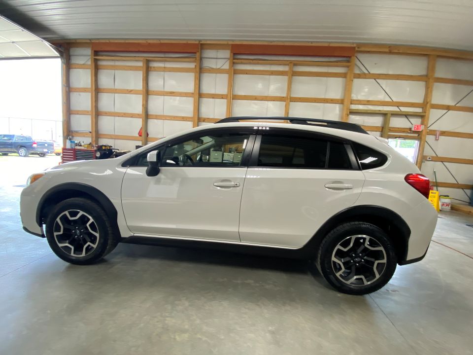 2017 Subaru Crosstrek 2.0i Premium Sport Utility 4D AWD