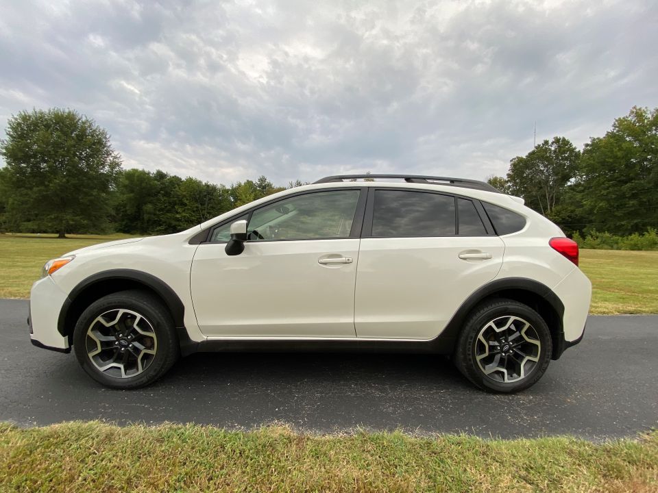 2017 Subaru Crosstrek 2.0i Premium Sport Utility 4D AWD