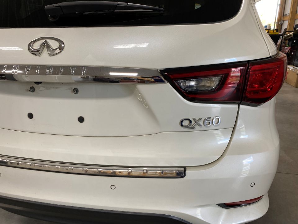 2018 Infiniti QX60 AWD 4D SUV with Third row 8 Passenger