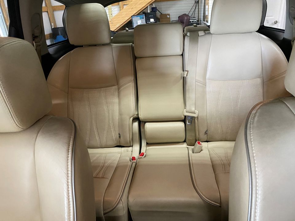 2018 Infiniti QX60 AWD 4D SUV with Third row 8 Passenger