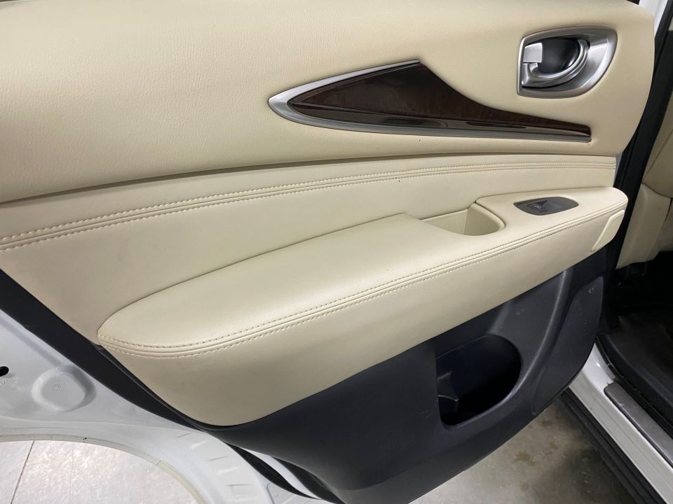 2018 Infiniti QX60 AWD 4D SUV with Third row 8 Passenger