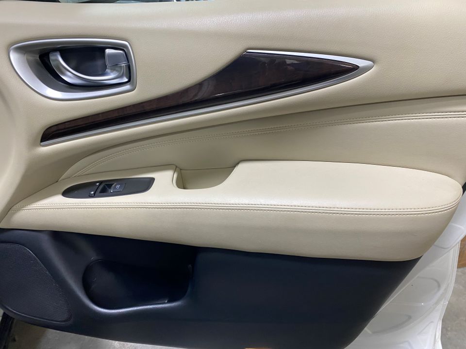 2018 Infiniti QX60 AWD 4D SUV with Third row 8 Passenger