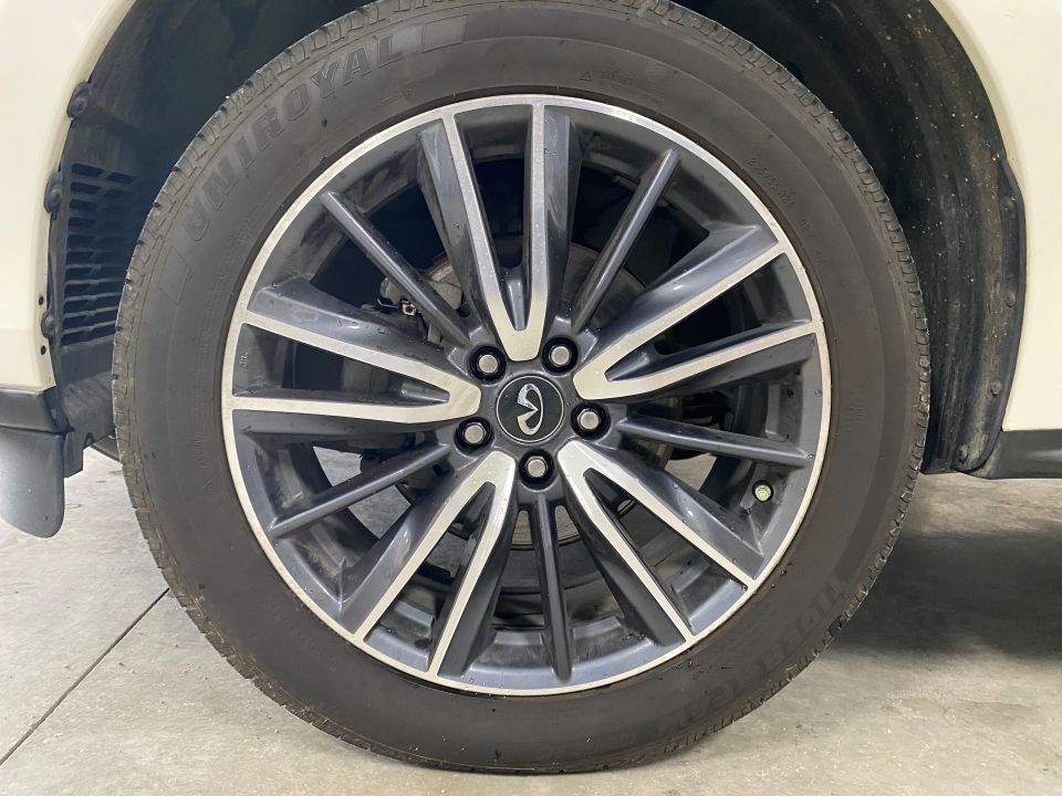 2018 Infiniti QX60 AWD 4D SUV with Third row 8 Passenger