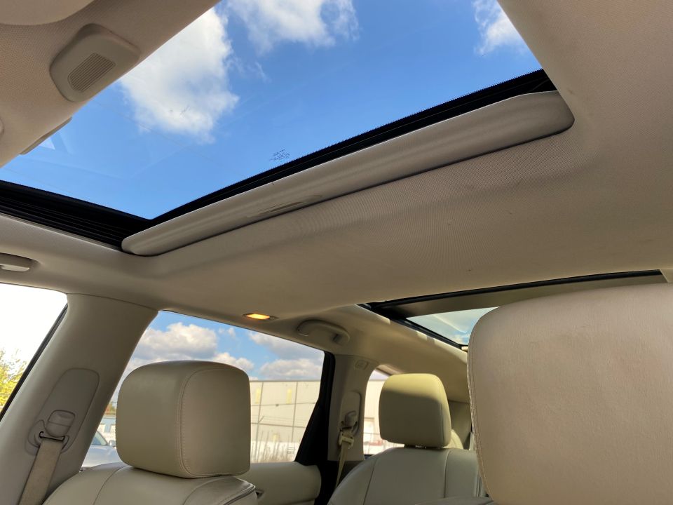 2018 Infiniti QX60 AWD 4D SUV with Third row 8 Passenger