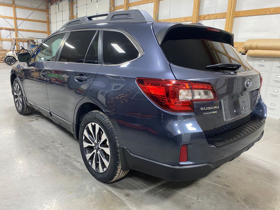 2015 Subaru Outback 2.5i Limited AWD 4D