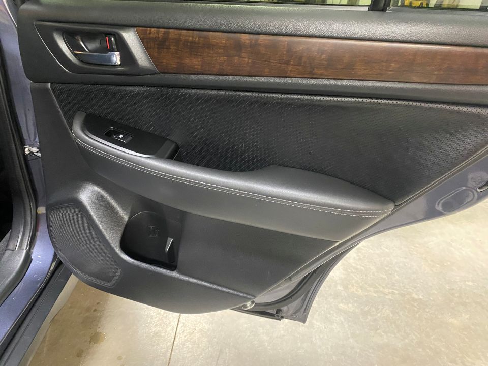 2015 Subaru Outback 2.5i Limited AWD 4D