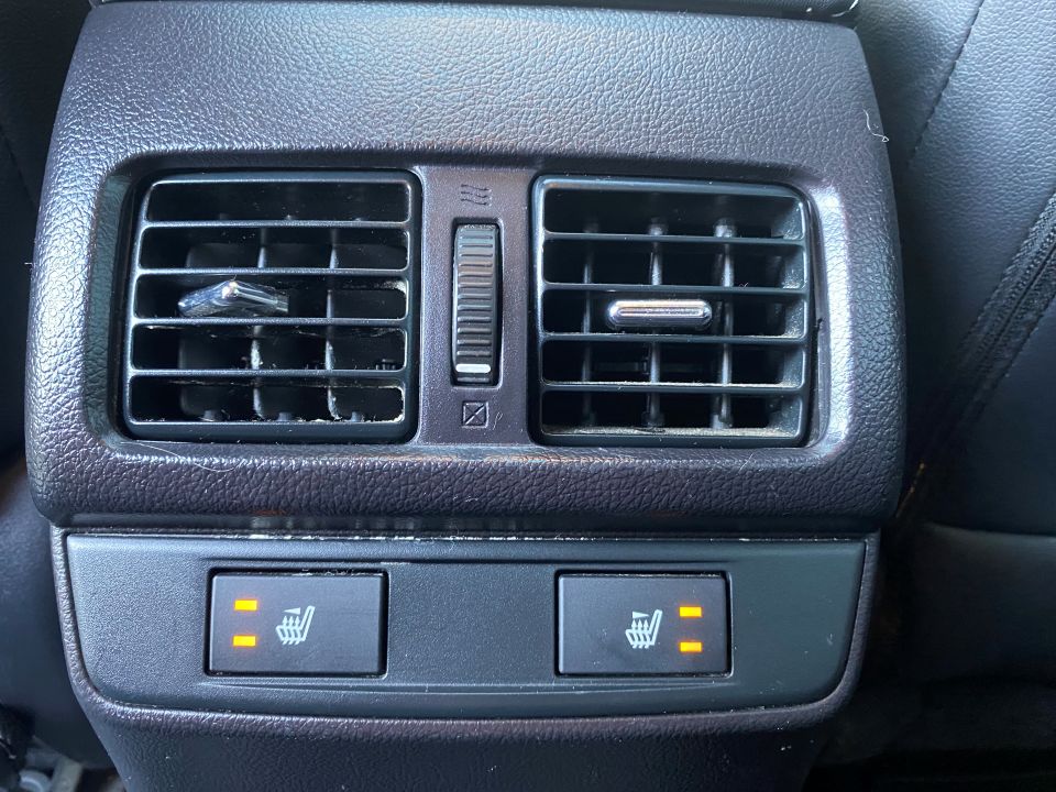 2015 Subaru Outback 2.5i Limited AWD 4D