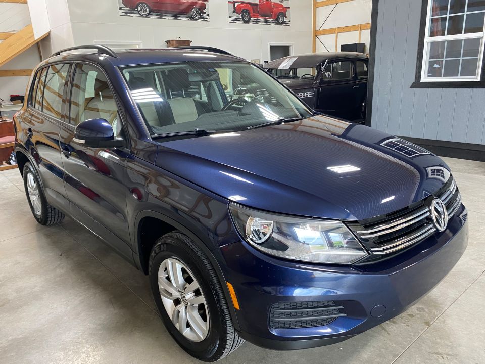 2016 Volkswagen Tiguan 2.0T S Sport Utility 4D FWD