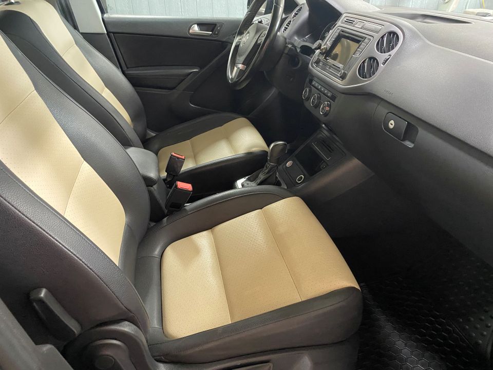 2016 Volkswagen Tiguan 2.0T S Sport Utility 4D FWD