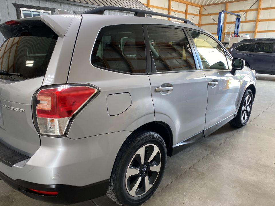 2018 Subaru Forester Premium SUV AWD with EyeSight Safety Features