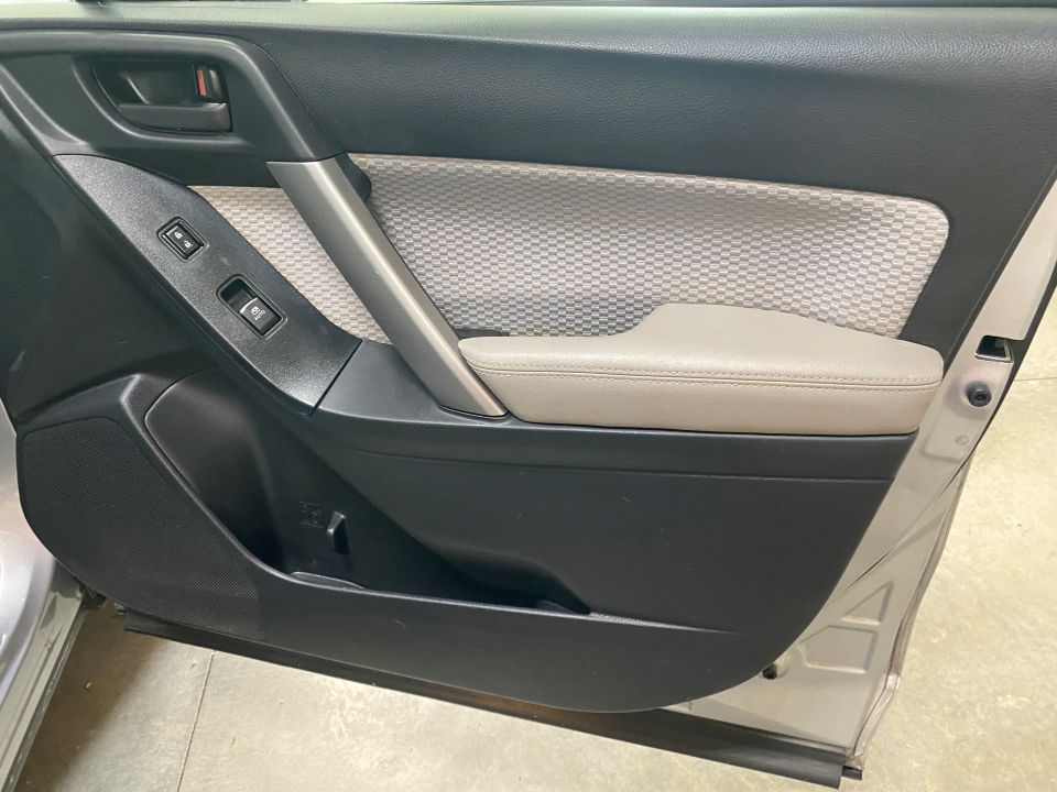 2018 Subaru Forester Premium SUV AWD with EyeSight Safety Features