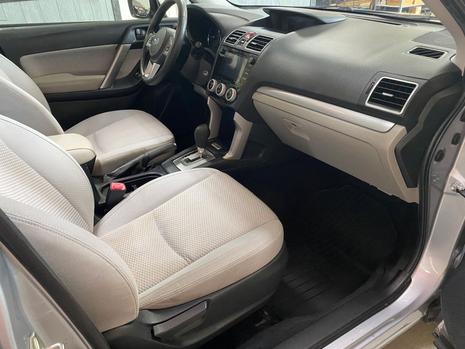2018 Subaru Forester Premium SUV AWD with EyeSight Safety Features