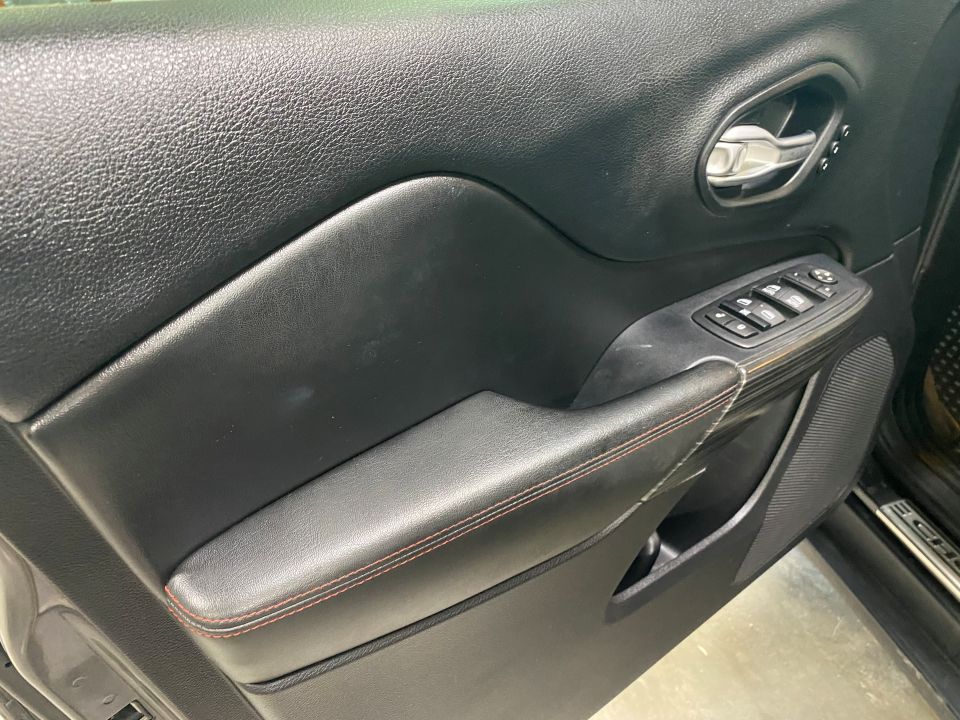 2016 Jeep Cherokee Trailhawk 4WD 4D SUV