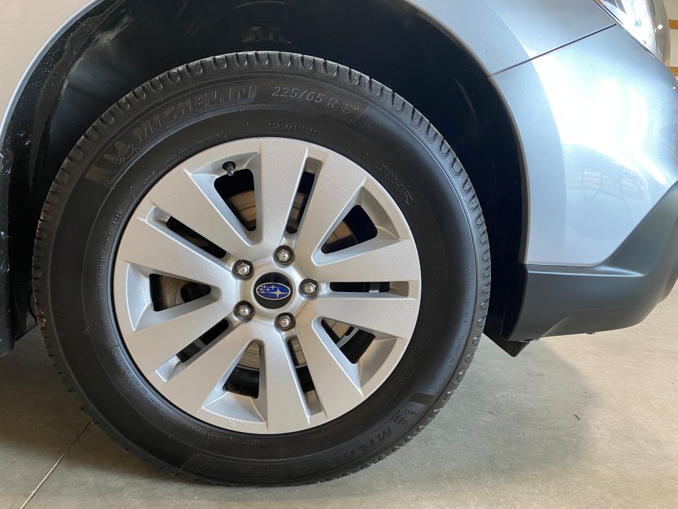 2017 Subaru Outback Premium AWD 4D SUV with Subaru EyeSight Safety ⭐SOLD⭐