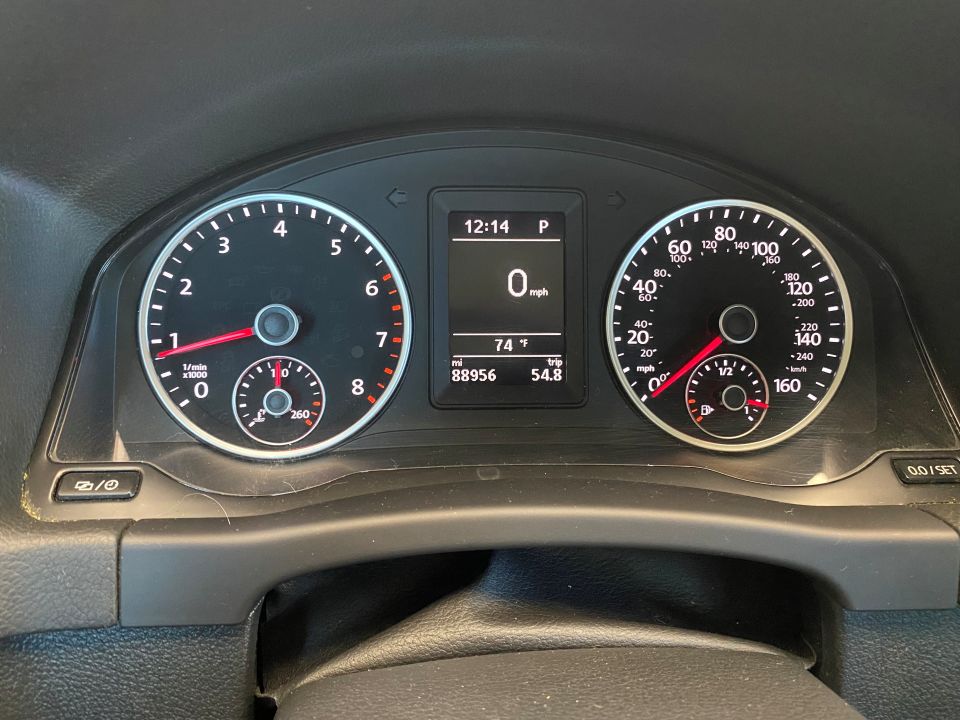 2017 Volkswagen Tiguan Limited  2.0T FWD 4 Door Sport Utility